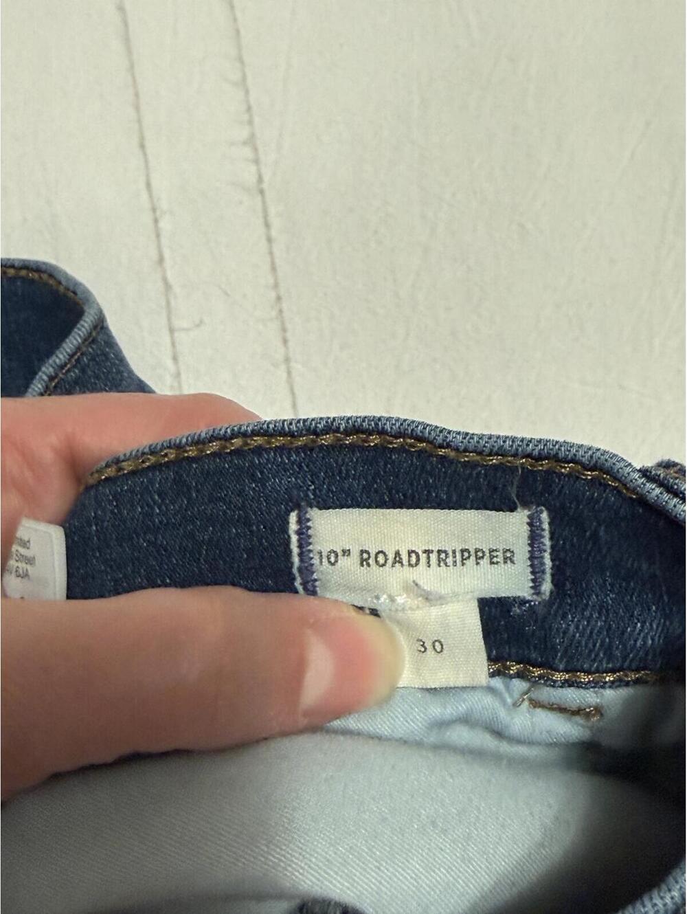 Madewell 10" Roadtripper Skinny Jeans | Size 30 | Medium Wash - Picture 4 of 7